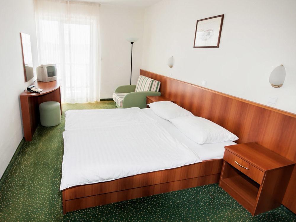 Hotel Lavanda Bozava Exterior photo