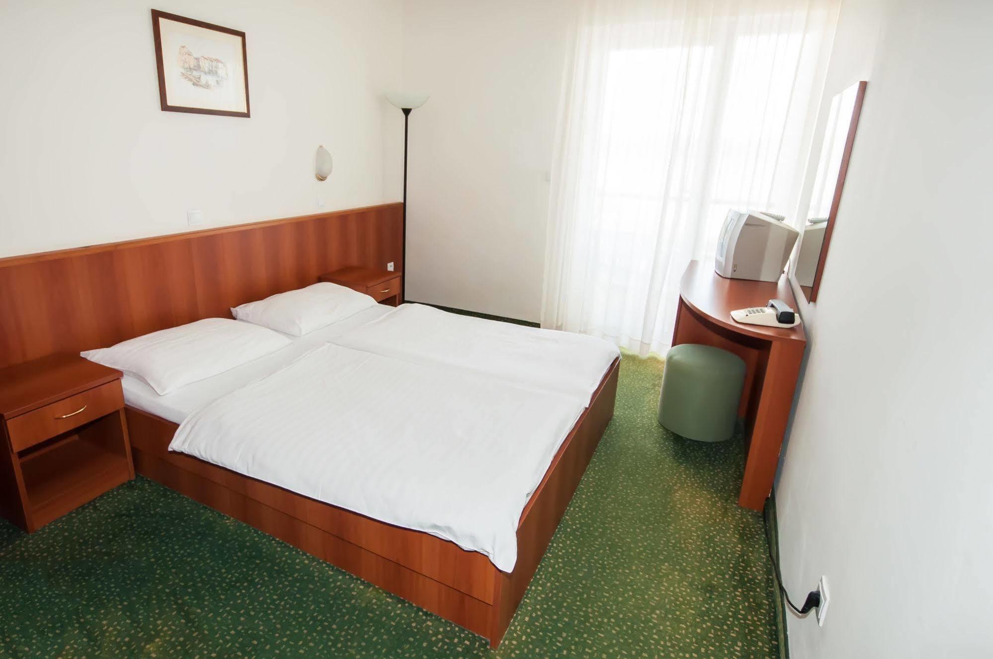 Hotel Lavanda Bozava Exterior photo